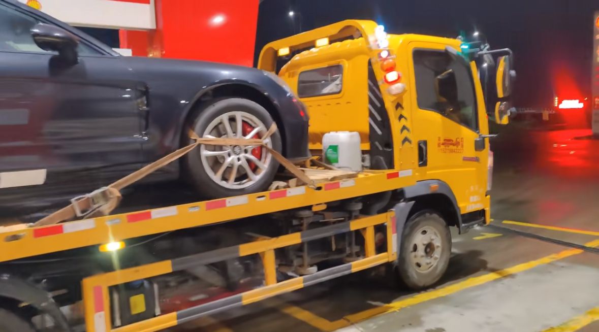 阿拉善行车途中遇到突发状况该如何呼叫道路救援？